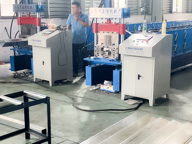 Aftagelig Container House Beam Roll Forming Machine